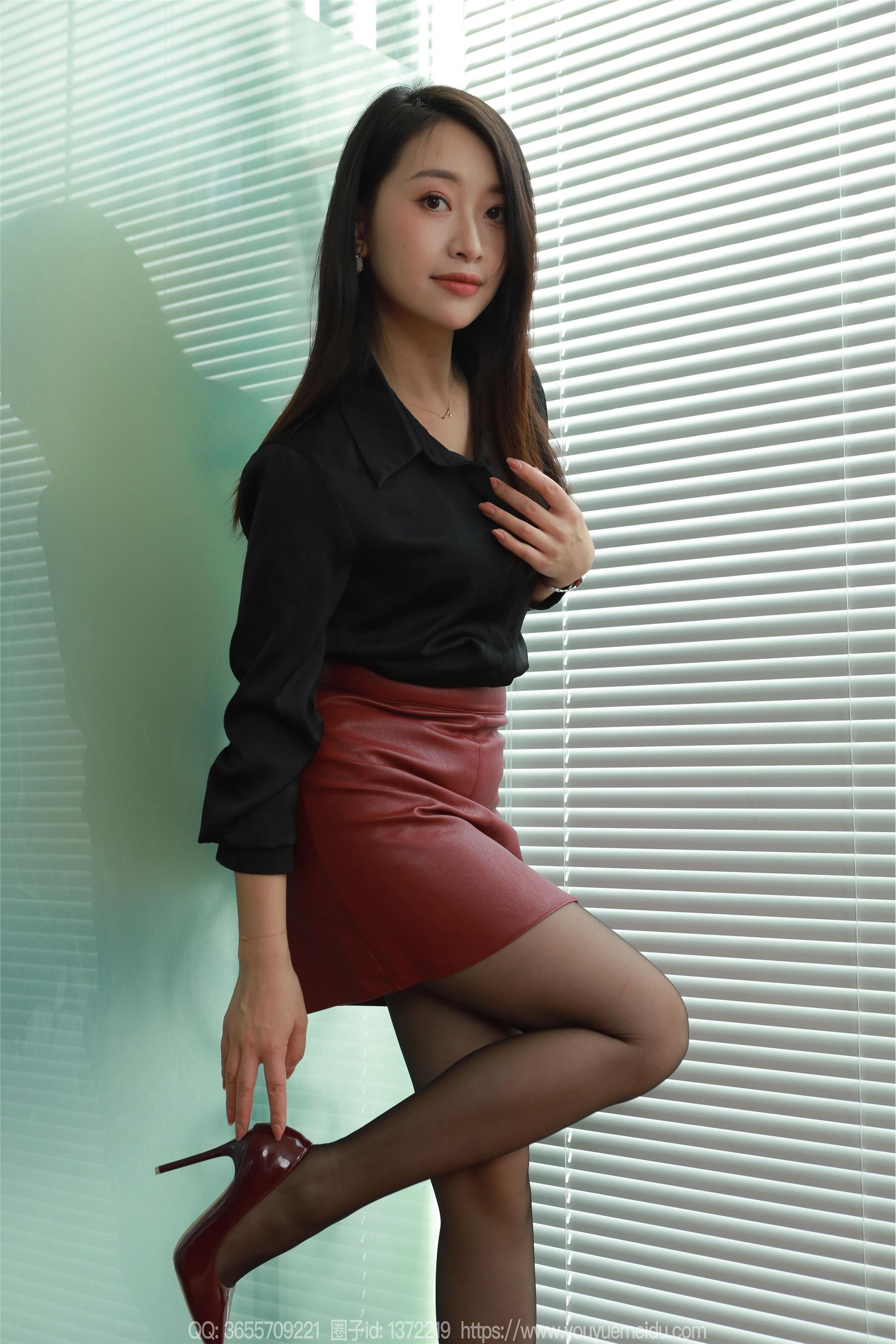 IESS异思趣向  2024.10.28 丝享家 1883 小婕《红棕丽人》